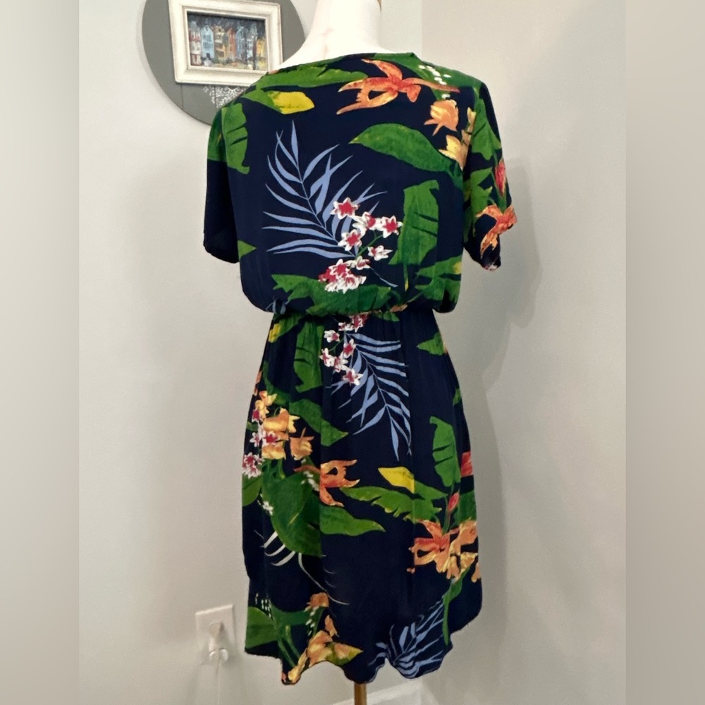 Floral Mini Dress Faux-Wrap Tropical Pattern Crossover Chest Short Sleeve Size M - Picture 2 of 9